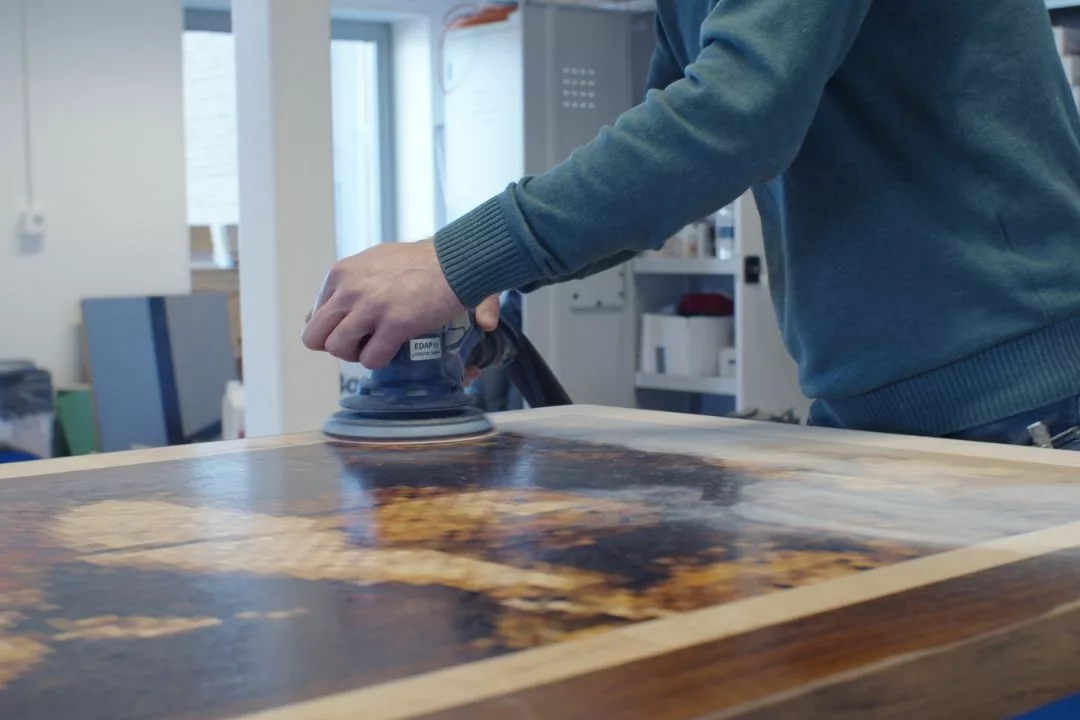 Artist Jakko Woudenberg creates the installation