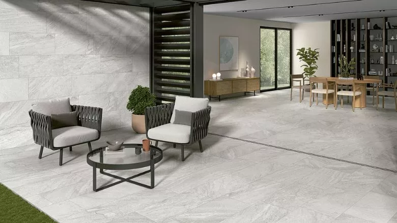 Indoor-outdoor room with porcelain tile