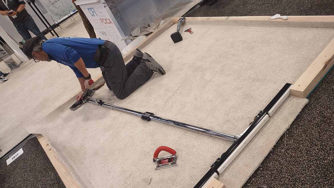 Roberts Falcon 44 Power Stretcher