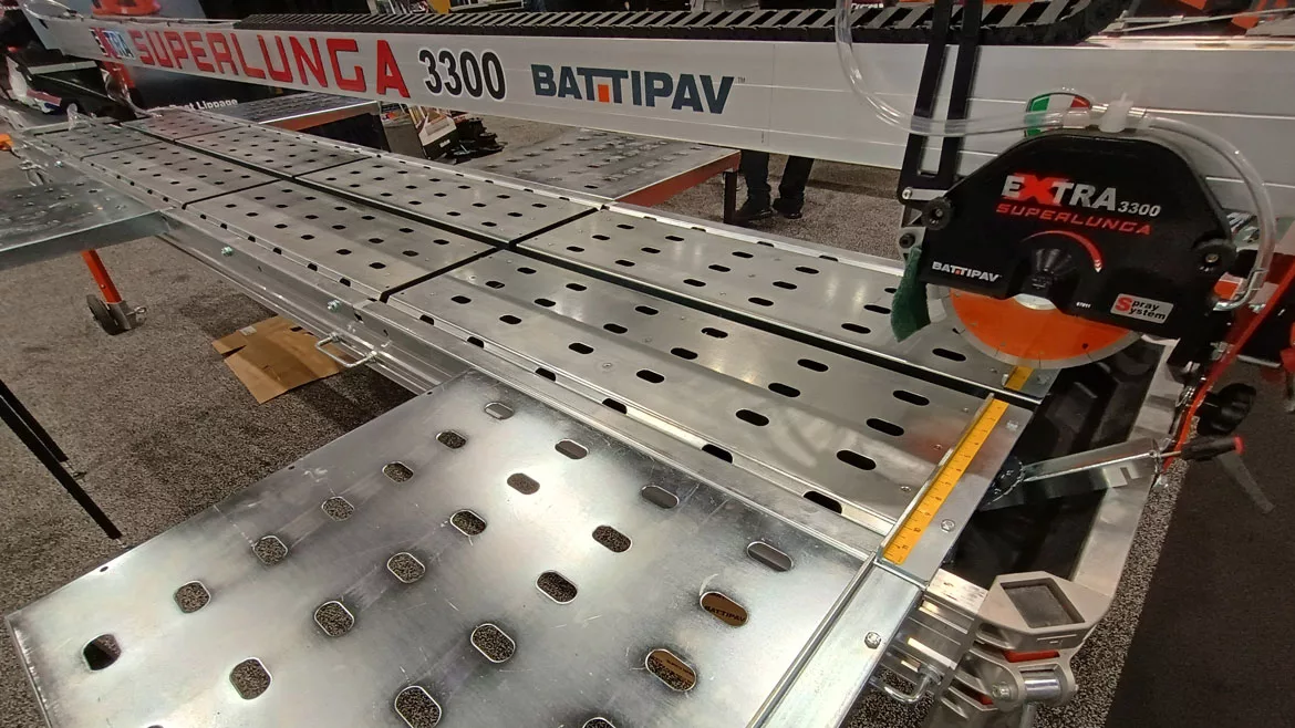 Battipav Superlunga 3300 bridge saw